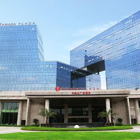 Hotel Ramada Plaza Liuzhou Liudong Esterno foto