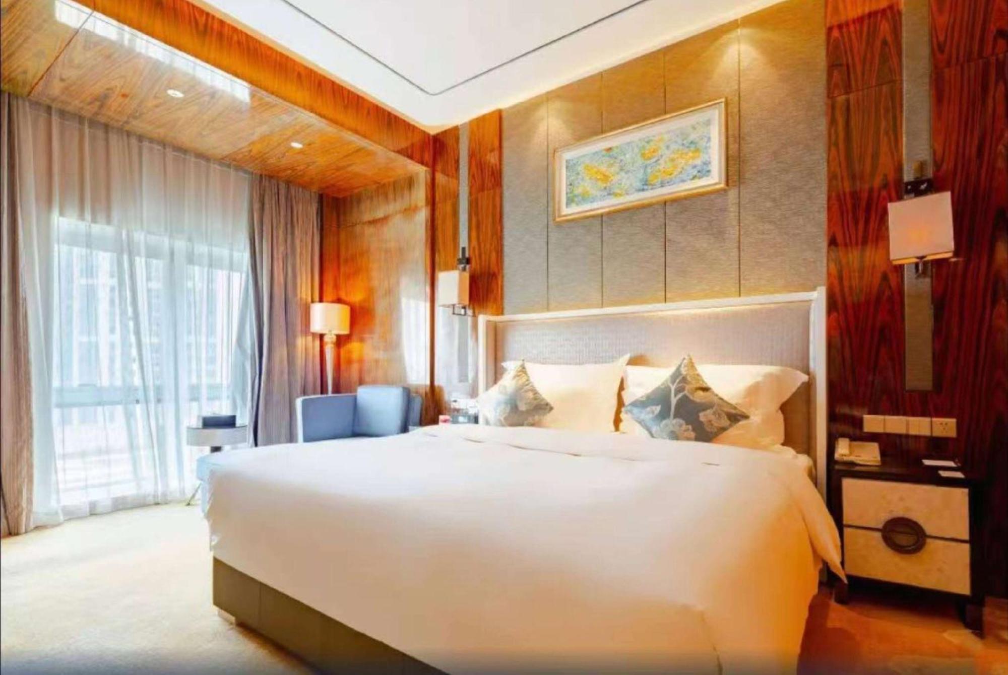 Hotel Ramada Plaza Liuzhou Liudong Esterno foto